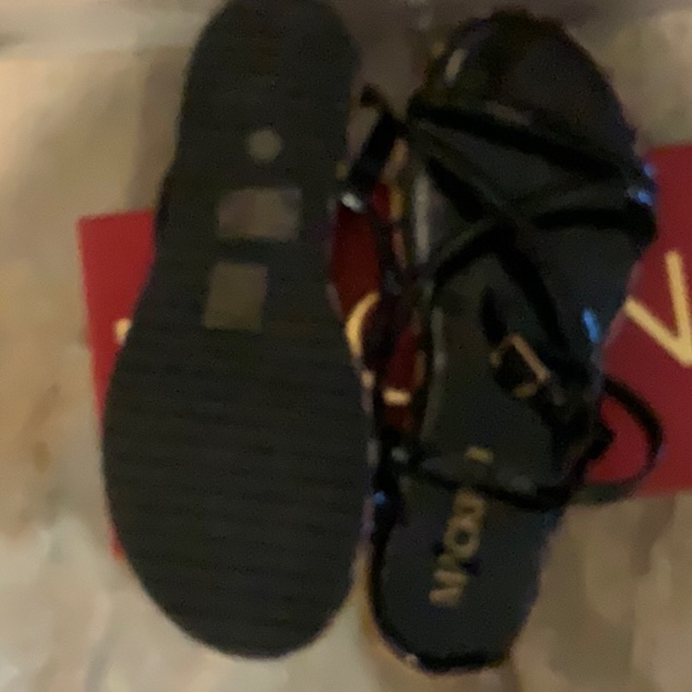 Mackin J Strappy Sandals - Picture 5 of 5